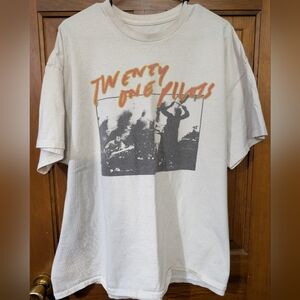Twenty One Pilots shirt xxl